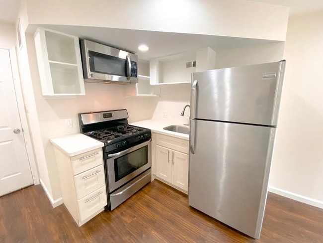 Photo - 29 Rockford Ave Unit 29 Rockford Ave