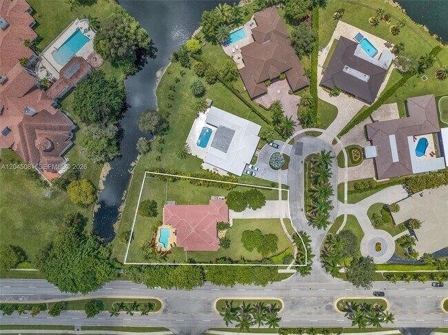 Photo - 16310 Paddock Ln