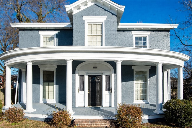 Frente - 2503 North Ave