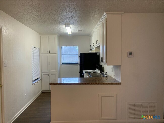 Photo - 116 W Stacie Rd