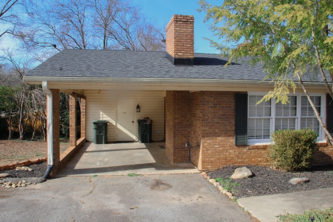 Photo - 100 Eisenhower St