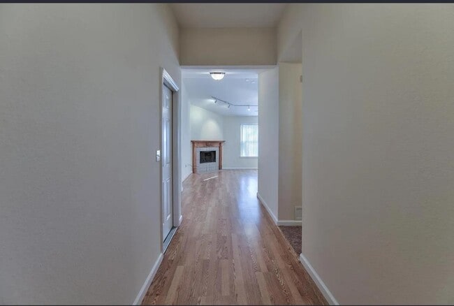 Photo - 6811 Donerail Trail