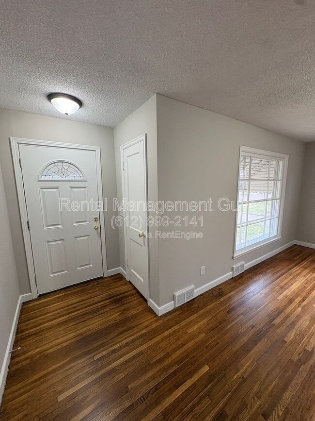 Photo - 4534 Zane Ave N