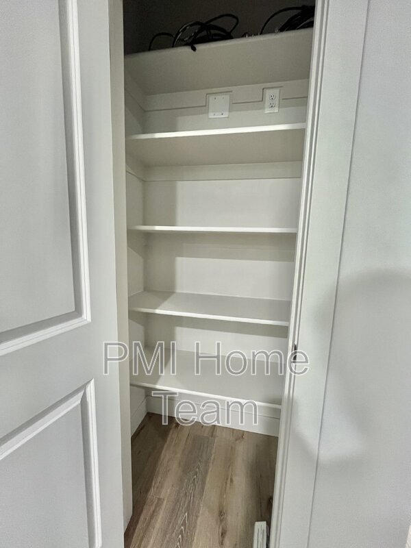 Photo - 2874 Kiesel Ave Unidad 203