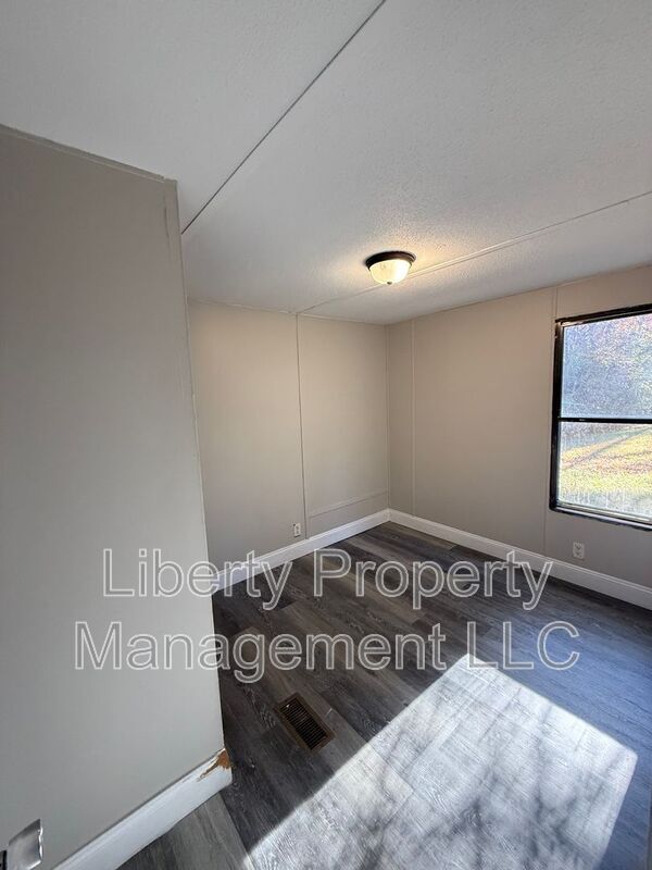 Photo - 121 New Hope Cir