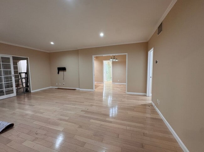 Photo - 8550 Holloway Dr