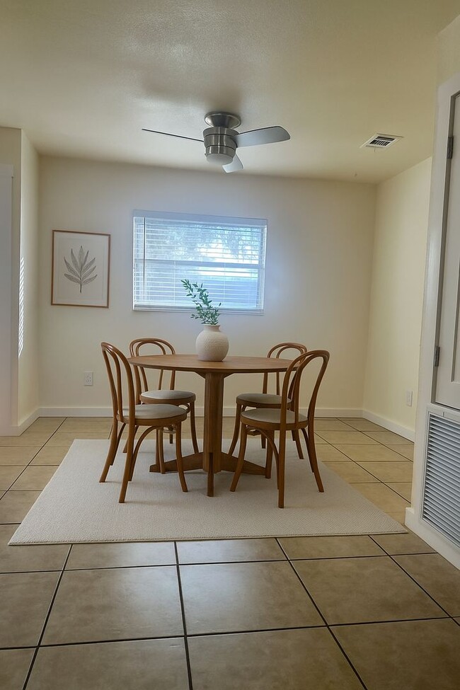 Photo - Nice 3/2 with 1 car garage fully fenced ba...