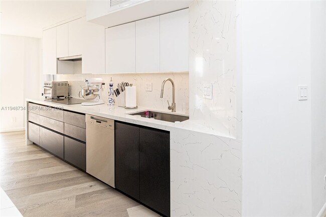 Photo - 3180 S Ocean Dr Unit 619