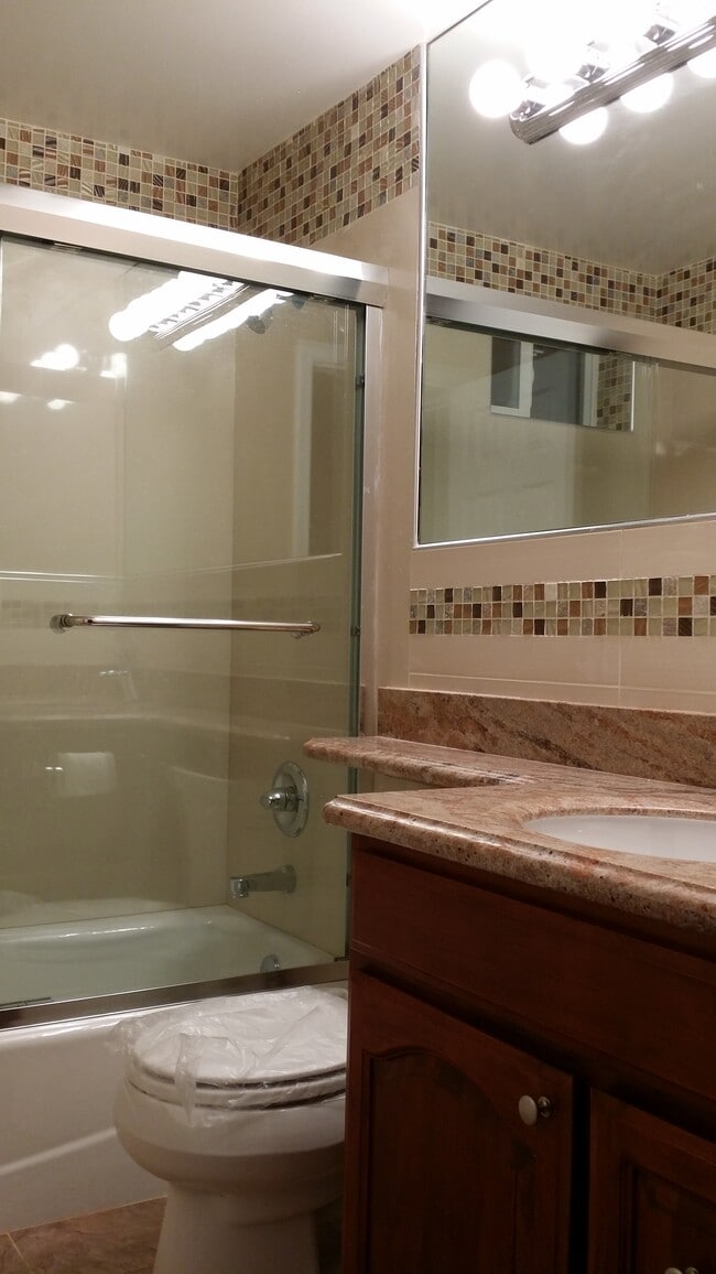 Bathroom - 271 Westridge Ave Unit Inlaw