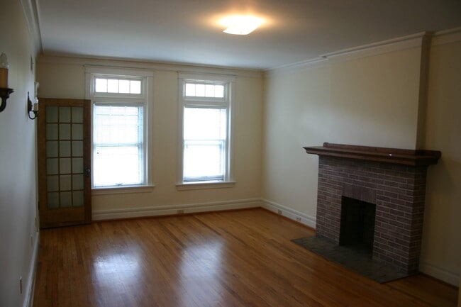 Photo - 5861 Nina Pl Unidad 2EF