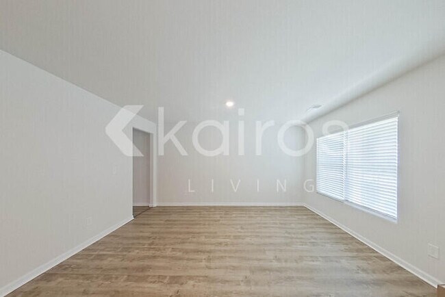 Photo - 354 Common Reed Dr