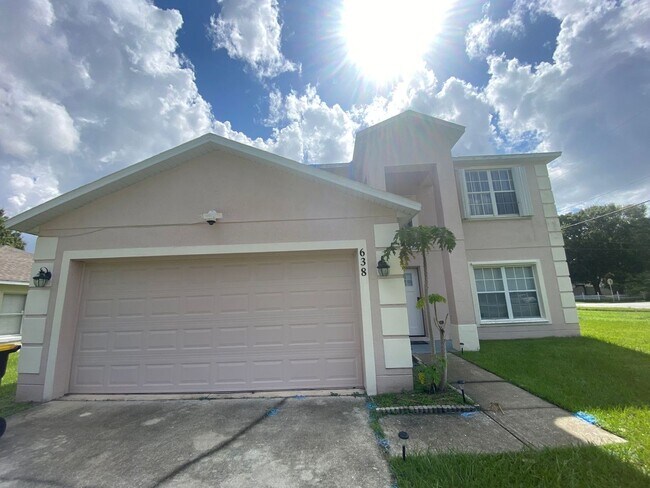 Building Photo - Coming Soon! Renovated 2-Story 4 Bedrooms ... Rental