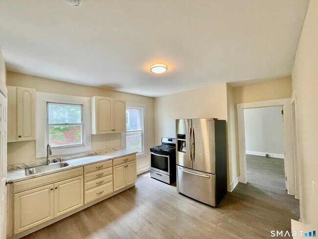 42 Cabot St