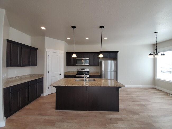 4329 W Quiet Shade Dr