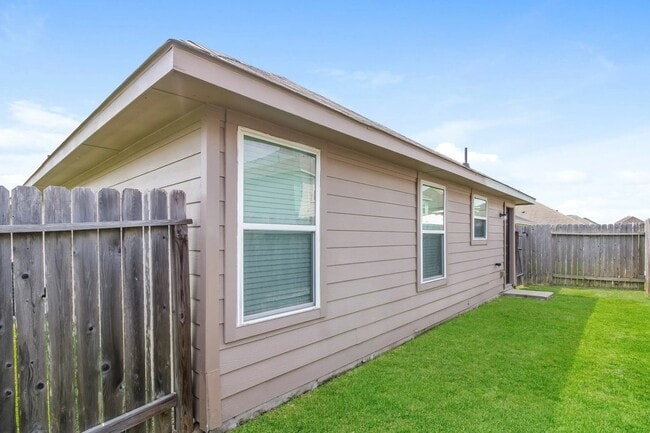 Photo - 13206 Withee Path Ln