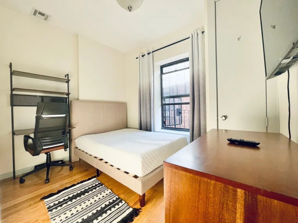 Photo - Furnished room/NOT APARTMENT Unit 3R