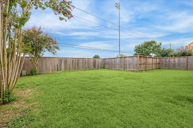 Photo - 9829 Riddlelink Ln