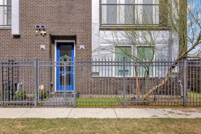 Photo - 1008 Concordia Ave
