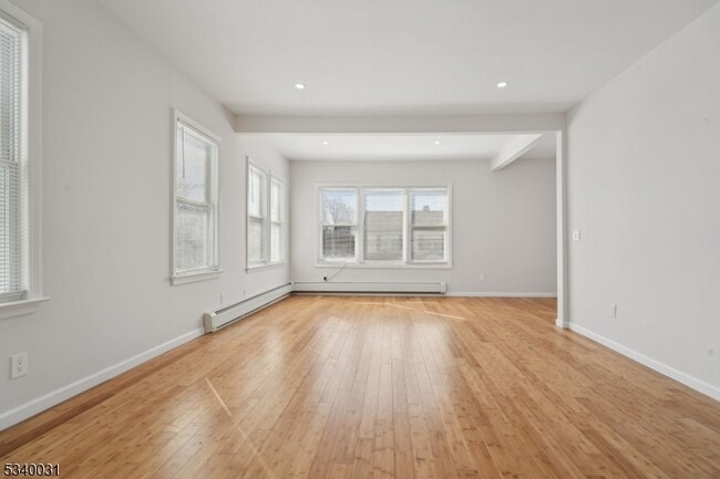Photo - 403 Abington Ave Unidad 2