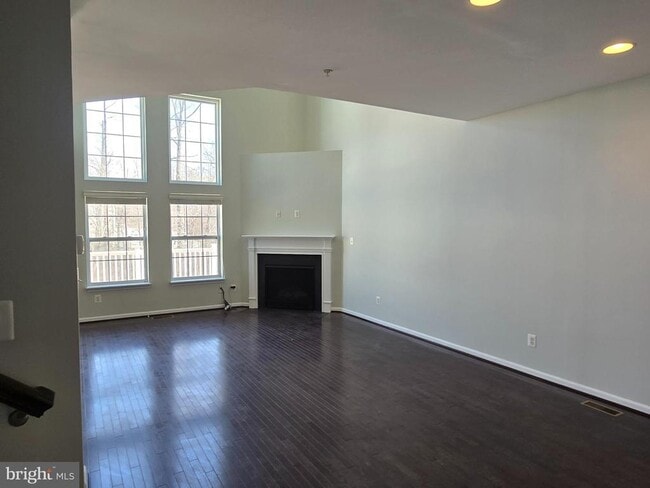 Photo - 514 Millar Ct