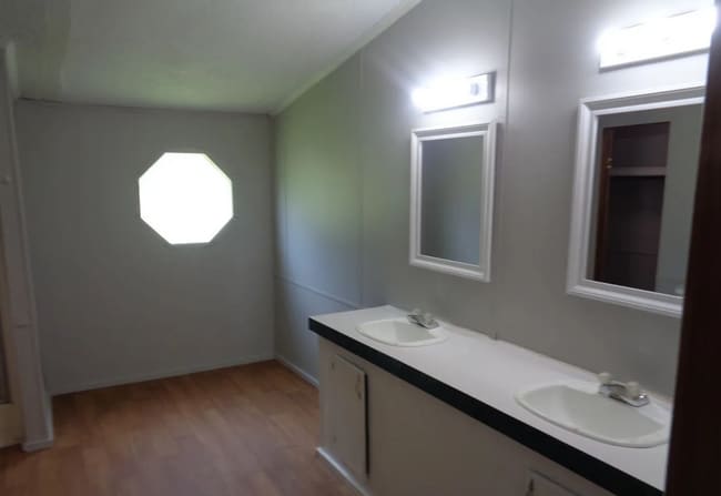 Photo - 82 McIver Rd