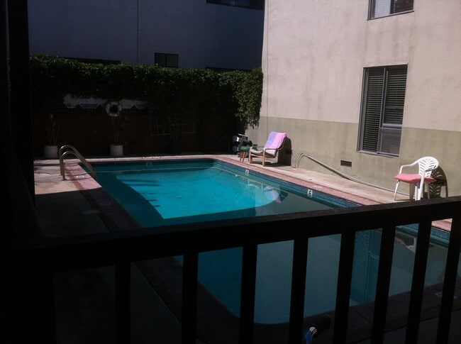 Building Photo - 940 S Venice Blvd Unit 8 Rental