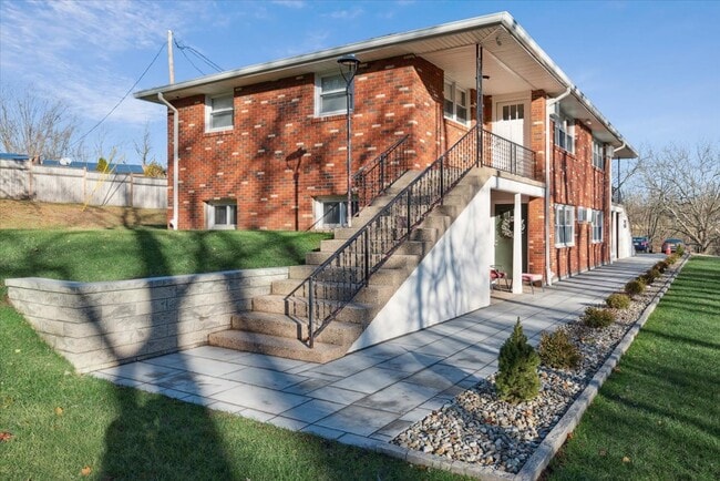 Photo - 285 Stamets Rd Unit 285 Stamets Rd Apt 2
