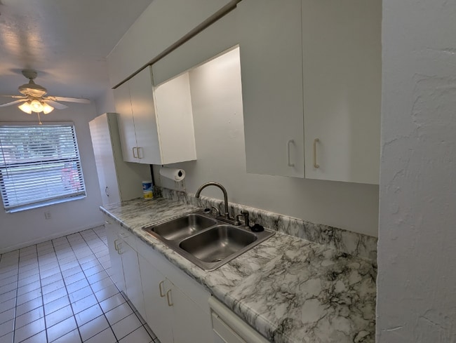 Photo - 3600 SW 23rd St Unit 18