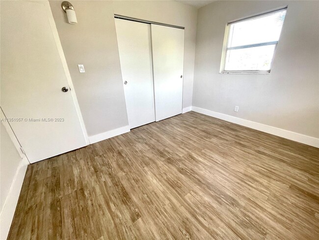 Building Photo - 2750 NW 4th Ct Unit 2750 Rental