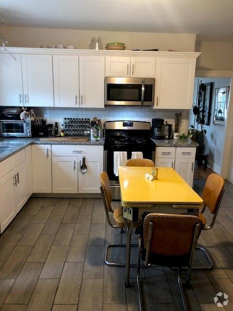 Building Photo - 36 E Transit St Unit 3 Rental