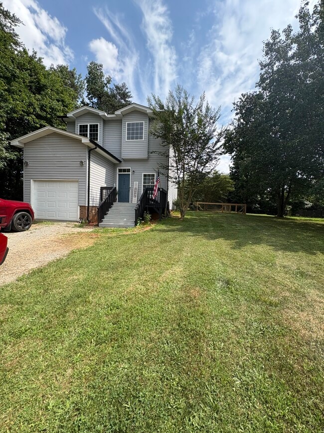 Building Photo - 7640 Katherine Dr