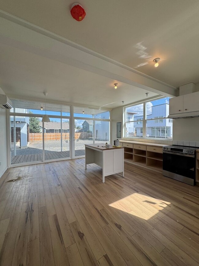 405 Windsor Court