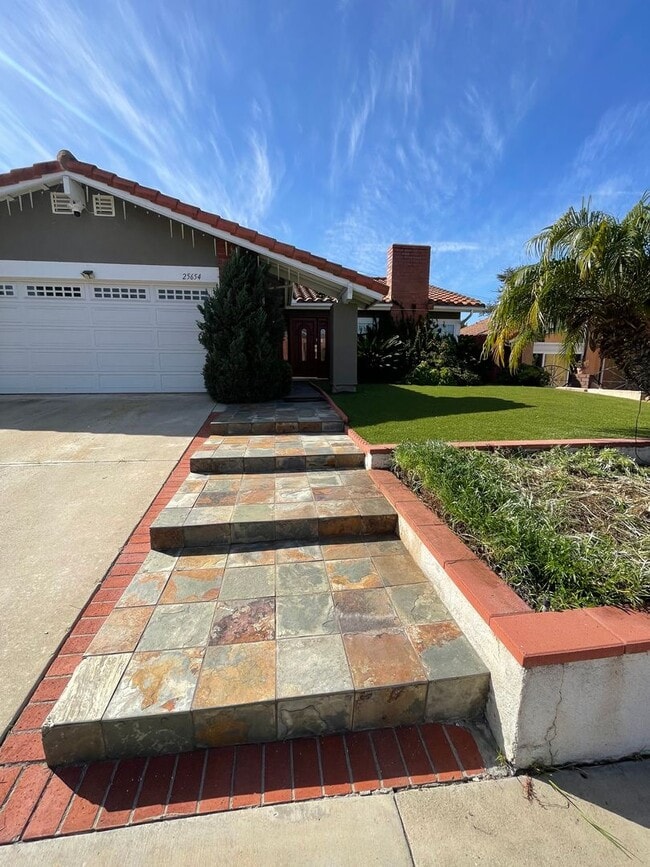 Photo - Beautiful 3 Bedroom, 2 Bathroom House w/ a Pool For Rent in Mission Viejo!