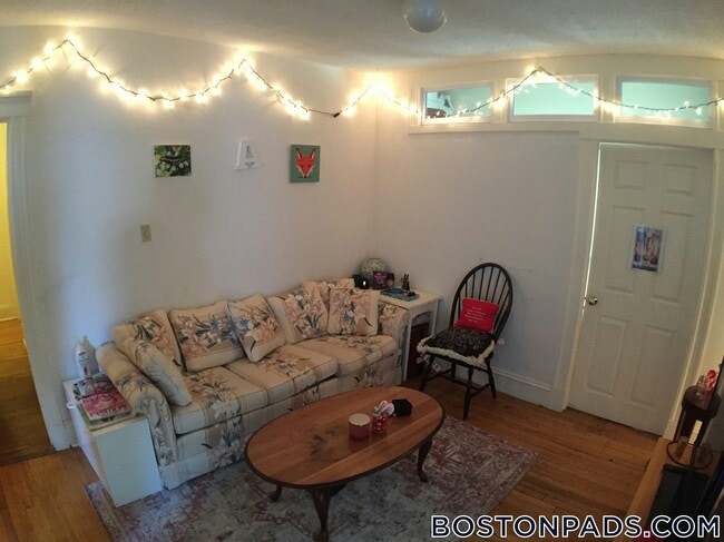 Building Photo - 50 Chester St