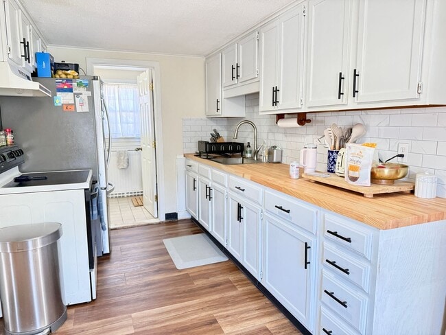 Photo - Sunny 1+ Bedroom Single family Home