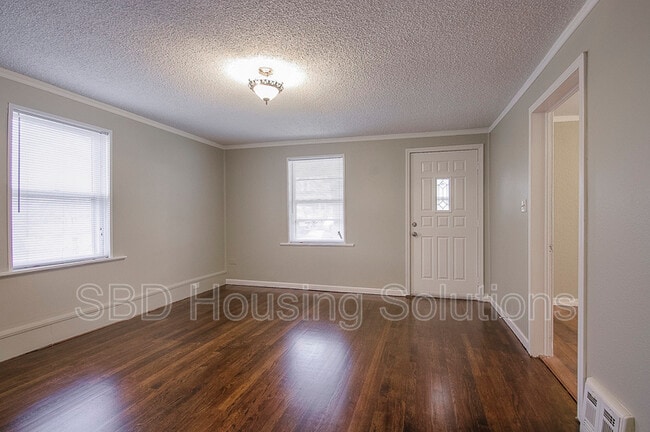 Photo - 11518 Hackett St