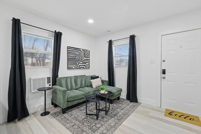 Photo - 2336 Minnie St Unidad SI ID1514809P