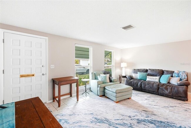 Photo - 1008 Heron Ct