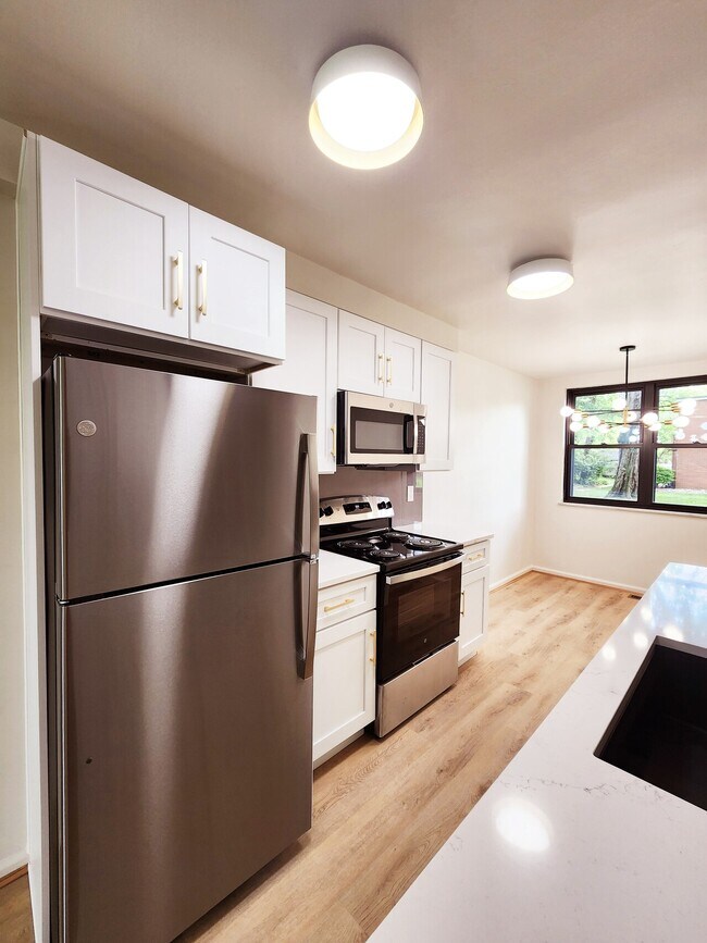 Photo - Farragut Flats #218