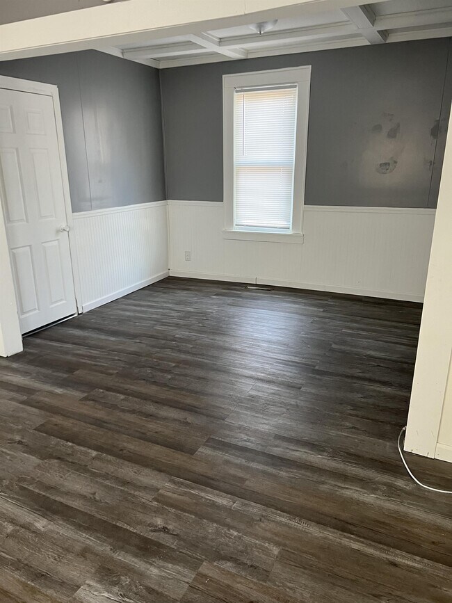 Photo - 1918 W Howett St