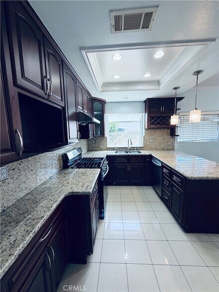 Photo - 5801 Encinita Ave