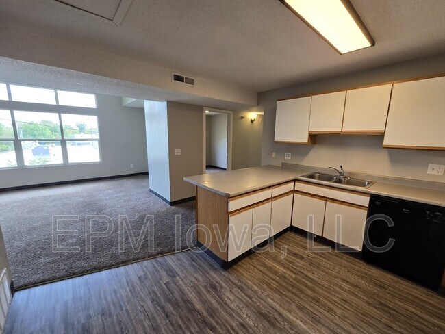 Photo - 60 Miller Ave SW