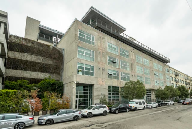 Building Photo - 510 S Hewitt St Unit 106