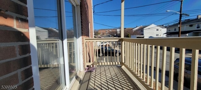 Building Photo - 17 Cuozzo St