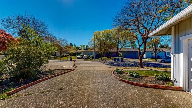 Photo - Well Maintain West Side Single Story 3 bedroom 2 bathroom home with 2 car garage