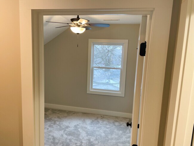 Photo - 314 W 13th St