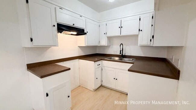 Building Photo - 5005 Avenue W