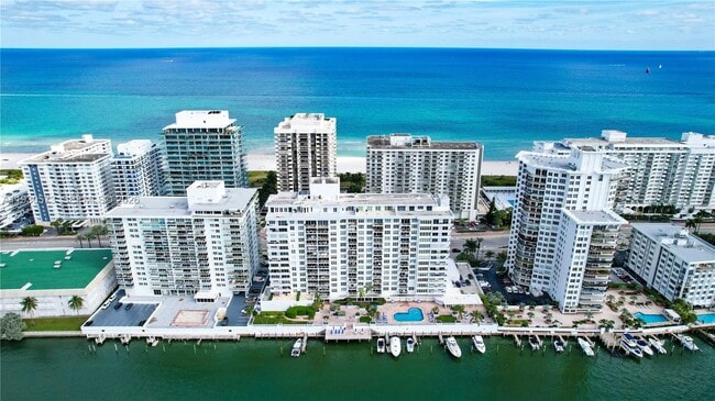 Building Photo - 5700 Collins Ave Unit 6H