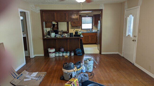 Photo - 304 Linda Dr