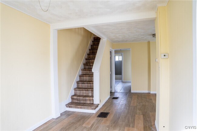 Photo - 122 S Bellinger St